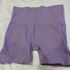Set Active sculpt flex biker shorts in lavender
